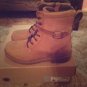 UGG boots. Size 4 (big kids). Worn 3 times.